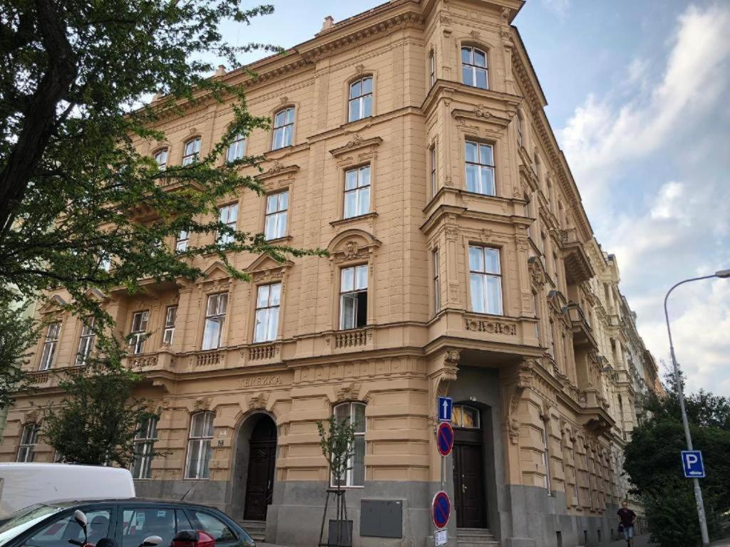 Rooms Veveri - Uvoz, 10 Min Peski Do Centru Brno Exterior photo